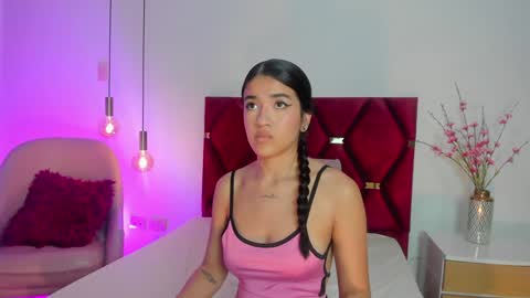 Leah Carter online show from December 12, 5:48 pm