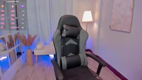 Leah Jones online show from December 3, 6:21 am