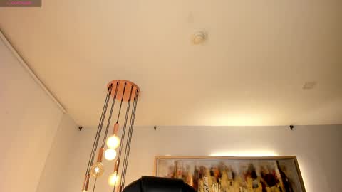 leahlombardi_ online show from April 19, 3:06 am