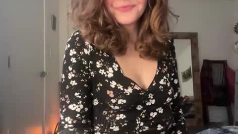 Leah Sparkles online show from February 3, 2:11 pm