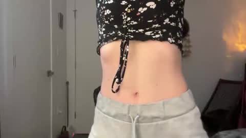 Leah Sparkles online show from February 18, 2:57 pm