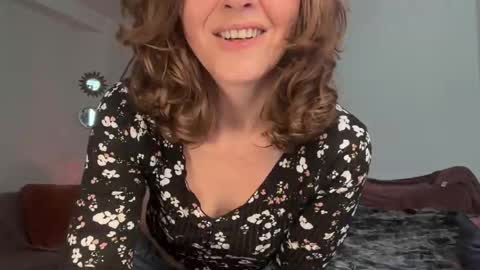 Leah Sparkles online show from April 9, 1:49 pm