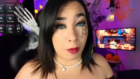 leah online show from October 26, 7:03 am