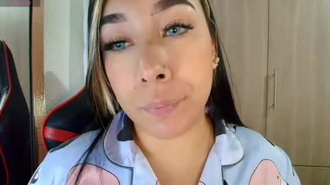 leah online show from April 14, 3:07 pm