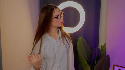 Sophie online show from April 15, 8:20 pm