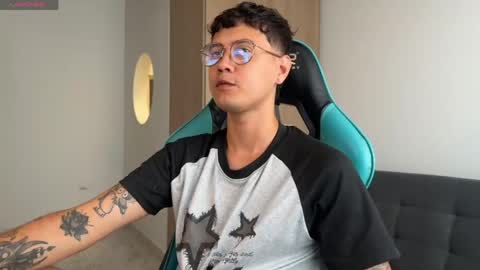 leaneseb online show from April 4, 2:47 pm