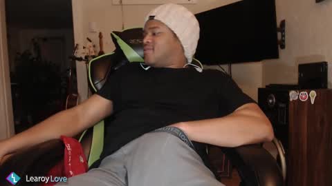 Snapshot of learoy chatting on December 25, 12:27 am Learoy online show from December 25, 12:27 am