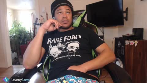 Snapshot of learoy chatting on February 18, 11:52 pm Learoy online show from February 18, 11:52 pm