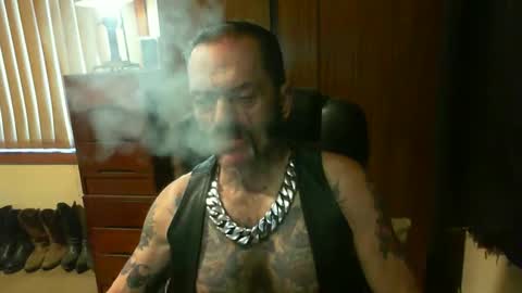 leathergreaser online show from December 24, 7:44 pm