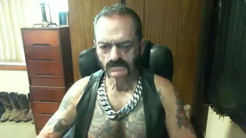 leathergreaser online show from February 26, 10:53 pm