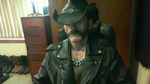 leathergreaser online show from October 28, 10:12 pm