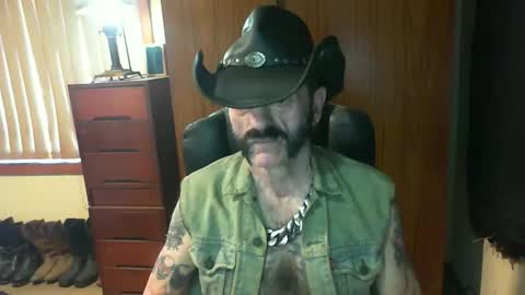 leathergreaser online show from December 18, 9:21 pm