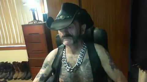 leathergreaser online show from March 3, 10:04 pm