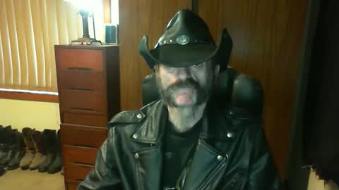 leathergreaser online show from April 3, 11:14 pm