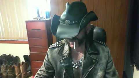 leathergreaser online show from May 13, 8:49 pm