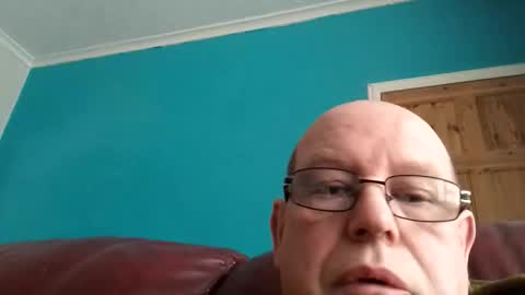 leatherpants68 online show from April 27, 3:32 pm