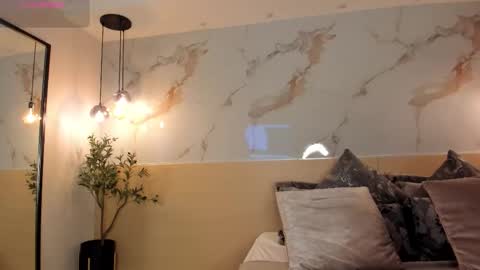 Snapshot of leathompson1 chatting on October 13, 11:05 pm online show from October 13, 11:05 pm