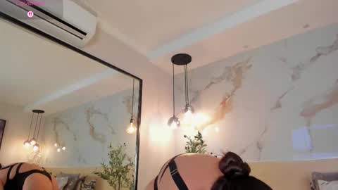 Snapshot of leathompson1 chatting on November 4, 11:04 pm online show from November 4, 11:04 pm