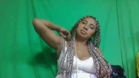 Snapshot of leatiana chatting on February 15, 12:18 am leatiana online show from February 15, 12:18 am