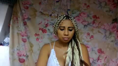 leatianaa online show from May 25, 1:17 pm