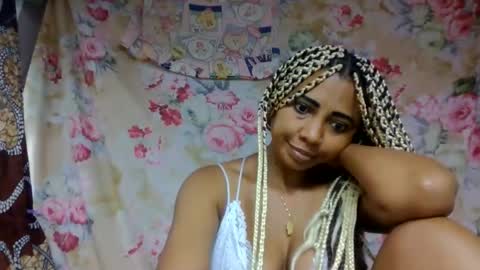 leatianaa online show from May 26, 2:13 pm