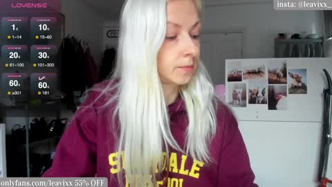 Snapshot of leavixx chatting on December 3, 3:11 pm LeaVixx online show from December 3, 3:11 pm