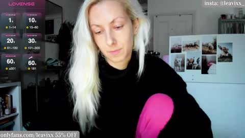 LeaVixx online show from December 10, 3:22 pm