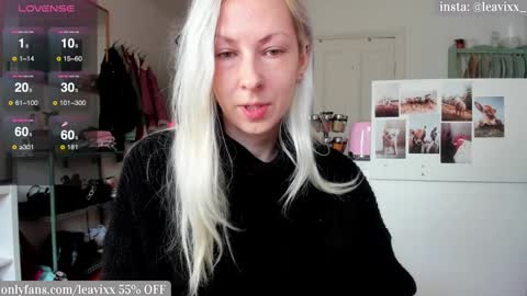 Snapshot of leavixx chatting on December 18, 10:08 am LeaVixx online show from December 18, 10:08 am