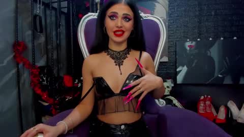 Snapshot of leavonnouire chatting on January 4, 4:01 am Lea online show from January 4, 4:01 am