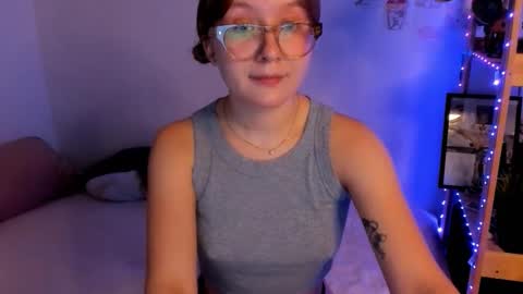 Snapshot of leazy_peasy chatting on October 19, 6:58 am Ellie online show from October 19, 6:58 am