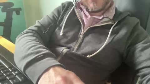 lee_8891 online show from June 11, 8:23 am