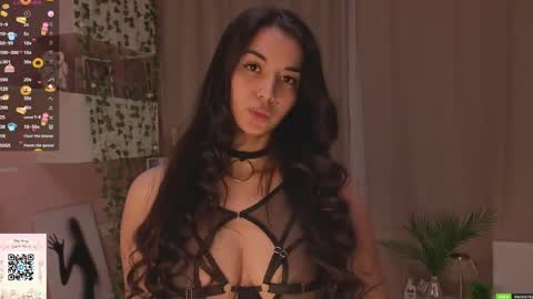 Jasmine online show from February 28, 7:04 pm