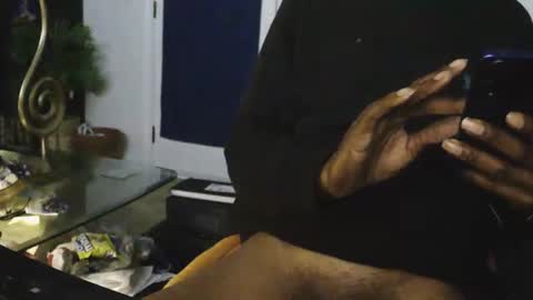 Snapshot of leeguy_hugedick chatting on February 14, 9:39 am Ebony DeafGuy online show from February 14, 9:39 am