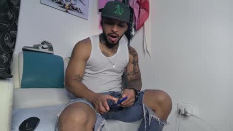 leenar_key online show from February 1, 2:02 pm