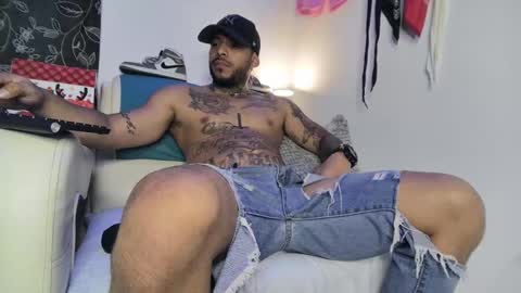 leenar_key online show from February 25, 5:25 pm