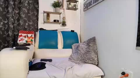 leenar_key online show from October 1, 1:55 am