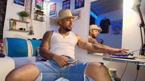 leenar_key online show from October 18, 1:23 pm