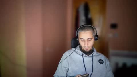 lefrenchiies online show from November 19, 7:30 am