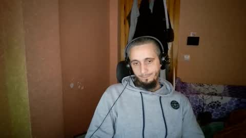 lefrenchiies online show from February 10, 9:02 am