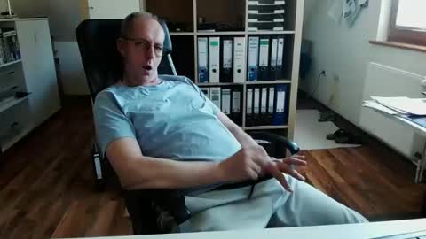 Snapshot of lefti27 chatting on April 22, 3:02 pm Dave online show from April 22, 3:02 pm