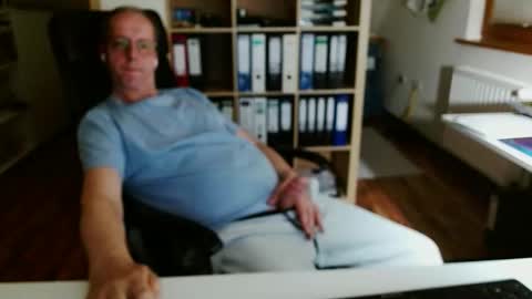 Snapshot of lefti27 chatting on April 27, 9:35 pm Dave online show from April 27, 9:35 pm