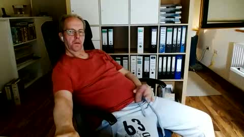 Snapshot of lefti27 chatting on May 23, 11:20 pm Dave online show from May 23, 11:20 pm
