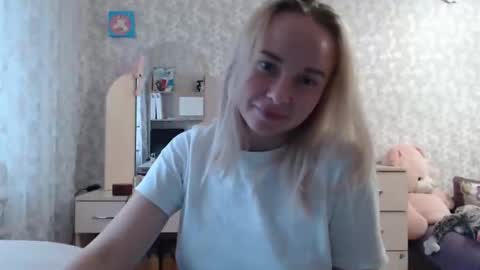 Snapshot of leggywily25 chatting on October 21, 10:27 am leggywily25 online show from October 21, 10:27 am