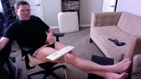 Snapshot of legs999 chatting on April 16, 4:19 pm legs999 online show from April 16, 4:19 pm