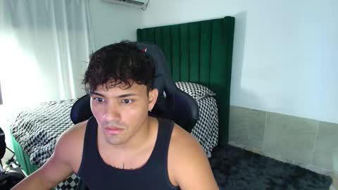 Snapshot of lei_77 chatting on February 14, 1:57 am Lei online show from February 14, 1:57 am