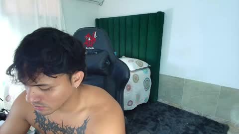 Snapshot of lei_77 chatting on March 1, 9:28 pm Lei online show from March 1, 9:28 pm