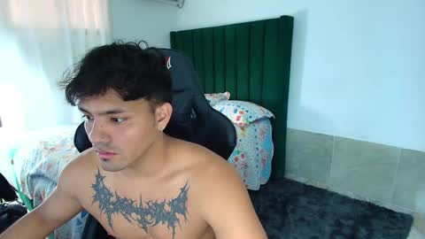  Lei  online show from April 10, 8:46 pm