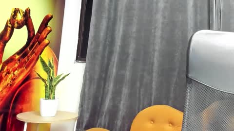 Snapshot of leia_cooper chatting on December 16, 11:26 am leia_cooper online show from December 16, 11:26 am