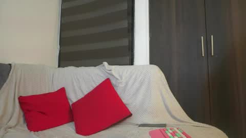 Snapshot of leiaah__ chatting on May 23, 1:33 am Leah online show from May 23, 1:33 am