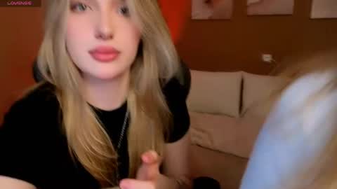 Snapshot of leiamurphy chatting on April 3, 4:38 pm Leia online show from April 3, 4:38 pm